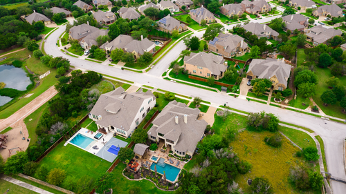 Morar em condomínio: mais liberdade, segurança e qualidade de vida para toda a família.