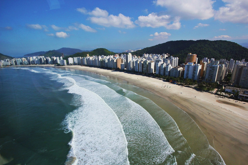 Imóveis na Pitangueiras: viva no coração do Guarujá com vista para o mar