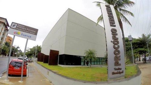 Teatro no Guarujá: Comédia 'Um Velório Muito Louco' dia 20