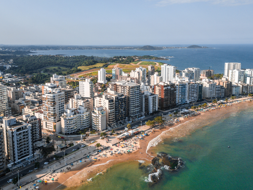 Imobiliária em Guarapari: Por que escolher os especialistas da Praia do Morro?