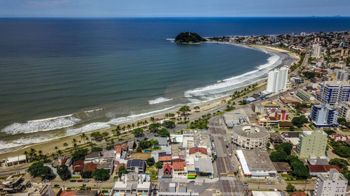 Revitalização da Orla de Guaratuba: impacto no mercado imobiliário de alto padrão