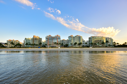 Imóveis na Riviera de São Lourenço: exclusividade e segurança no litoral paulista