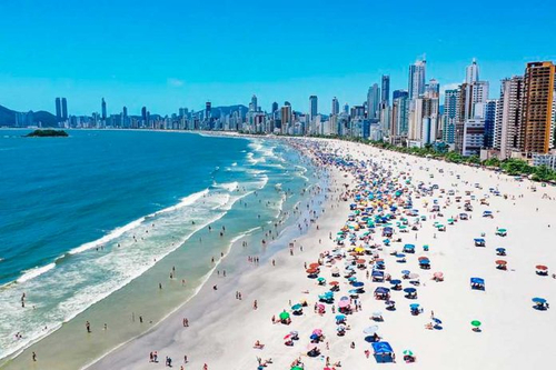 Feriado de Tiradentes deve elevar ocupação hoteleira acima de 85% em Balneário Camboriú