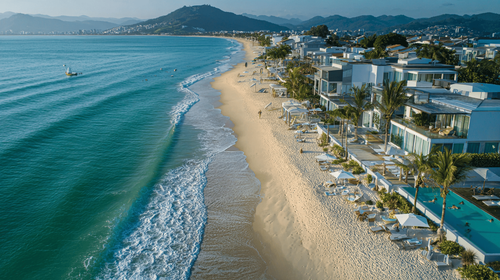 Jurerê Internacional: O Luxo dos Beach Clubs, Day Use e a Valorização Imobiliária